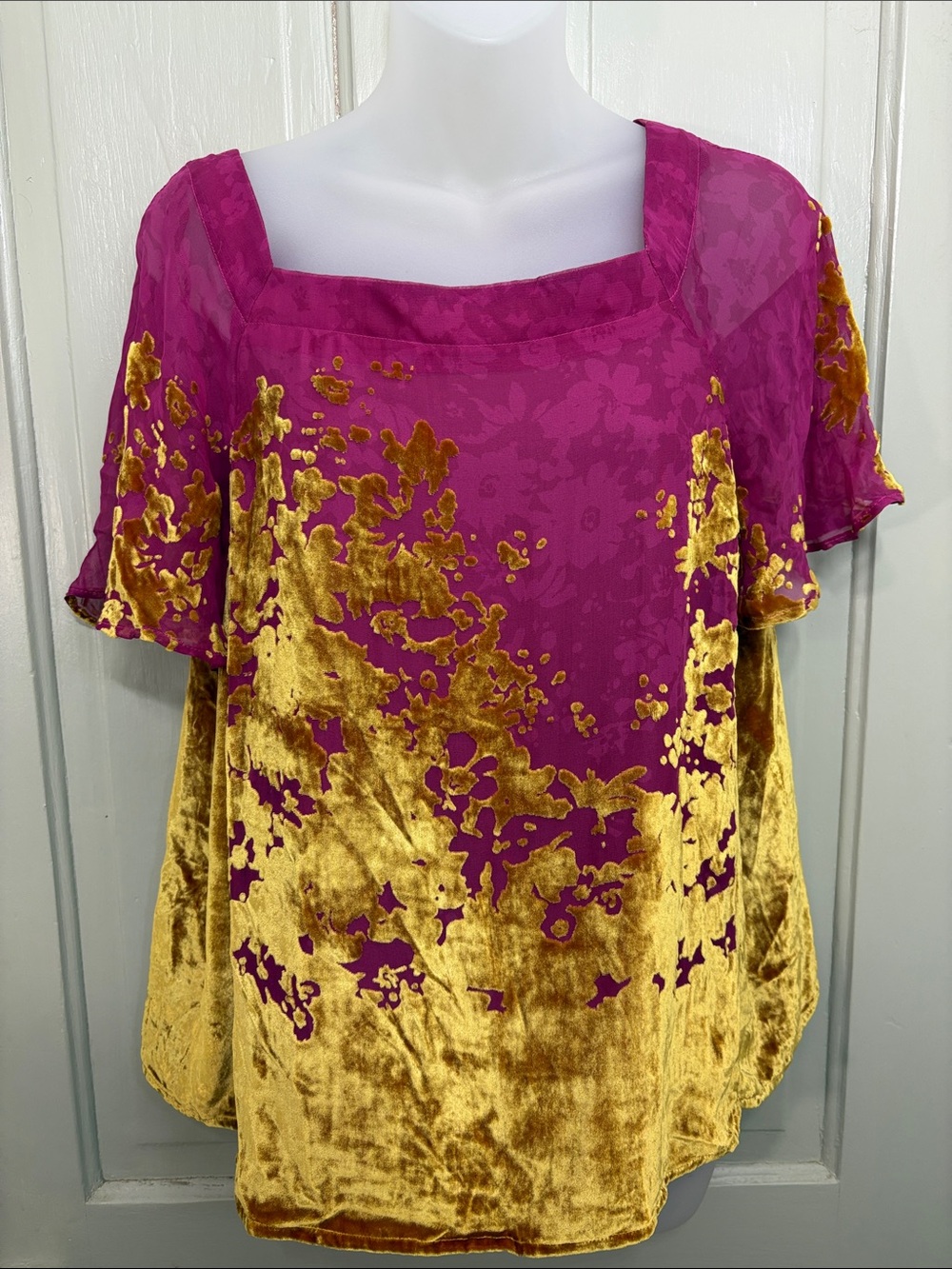 Anthro - Maeve- Women's Short Sleeve Velvet-Overlay Top in Magenta and Gold